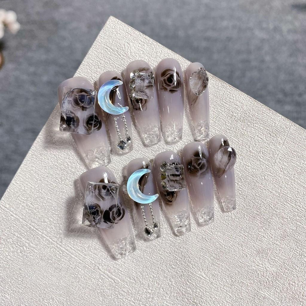 100% РУЧНАЯ РАБОТА Длинный набор накладных ногтей в форме гроба с клеем. Длинные измельченные ледяные голубые лунные ногти. Акриловые накладные ногти. Многоразовые накладные ногти.