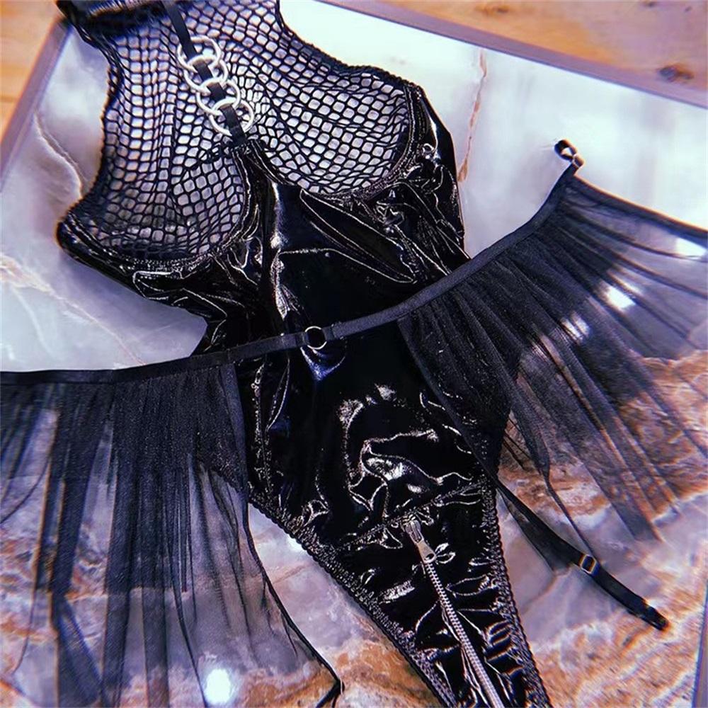 Aduloty Женское нижнее белье, сексуальное, из искусственной кожи, из лакированной кожи, в сетку, с шеей, пончо, юбка с подвязками, боди, одежда, перспективный комплект нижнего белья