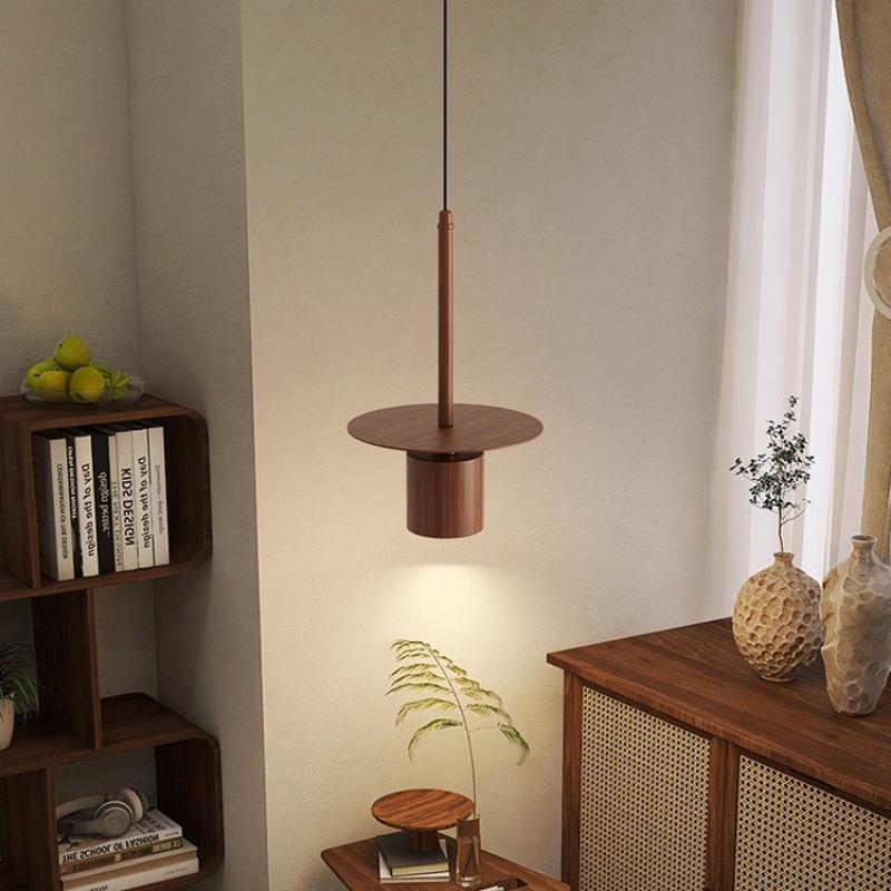 Простая вертикальная маленькая люстра для изголовья кровати