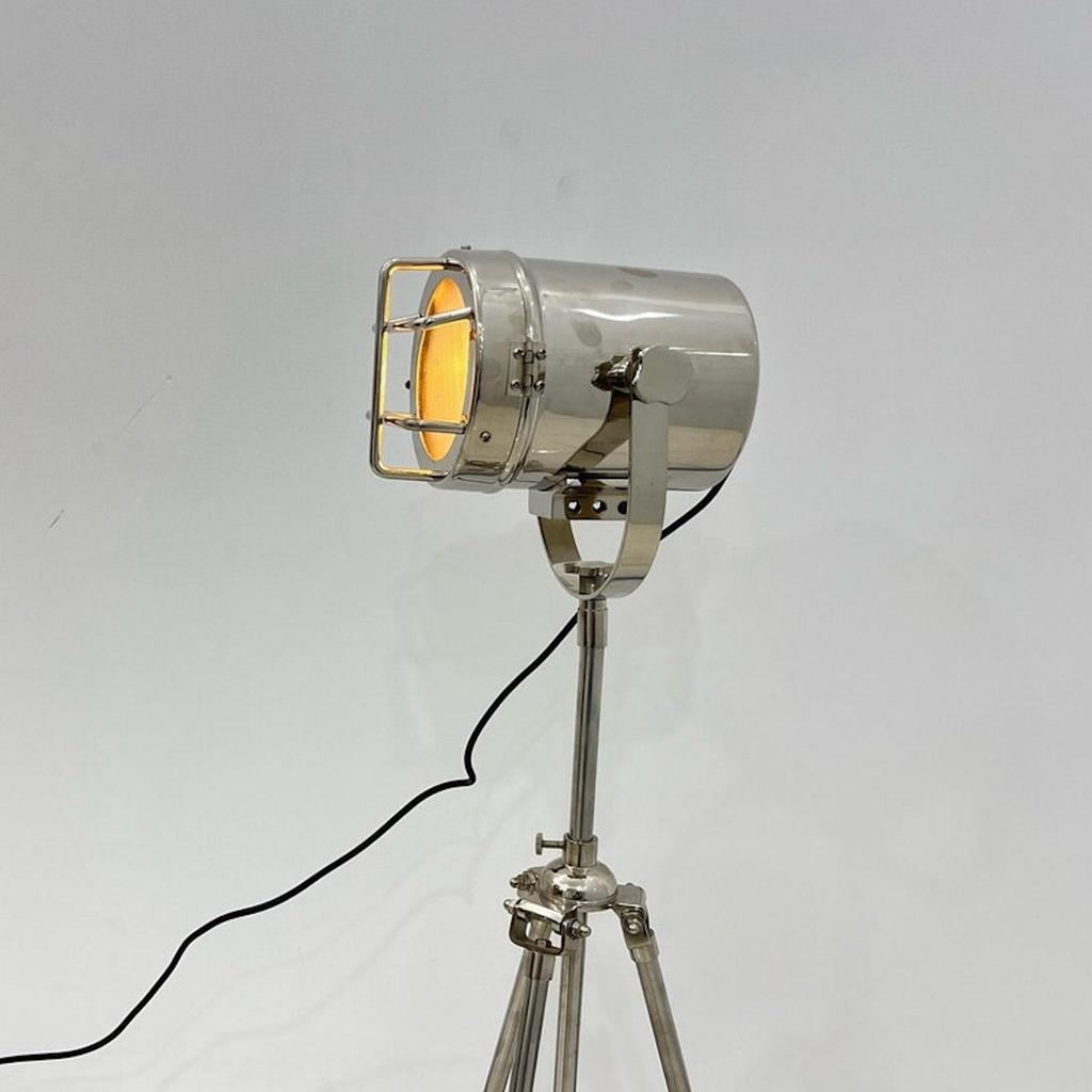 Настольная лампа-прожектор Декоративная хромированная отделка Прожектор Настольная подставка-тренога Домашний декор