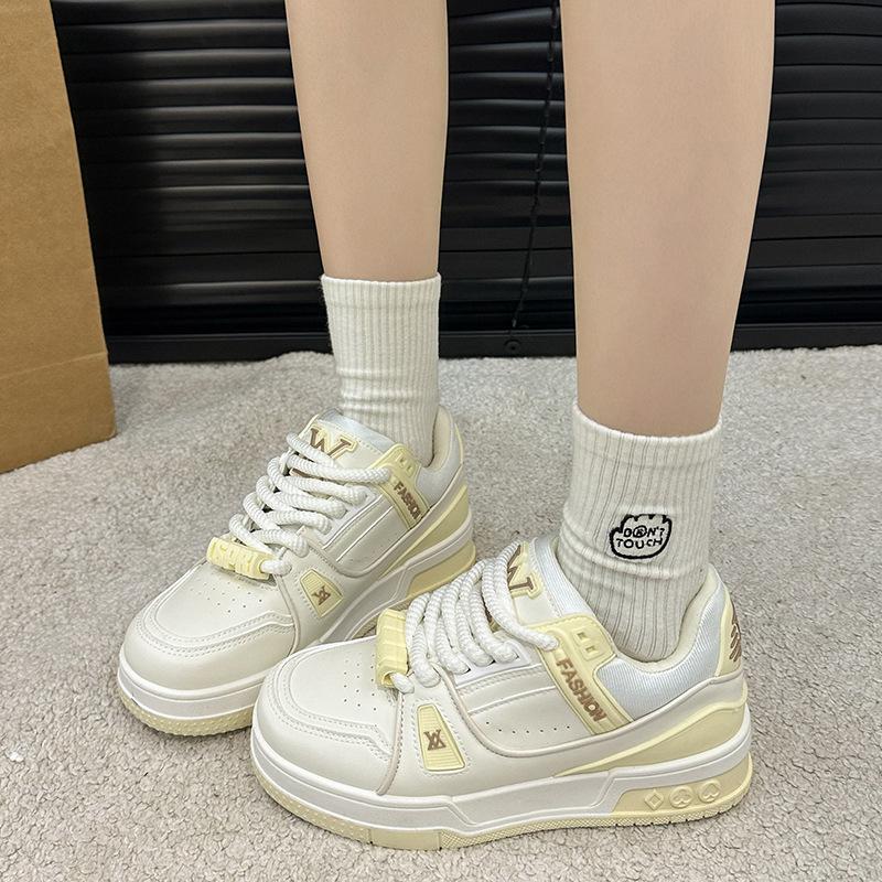 Premium sense versatile platform white shoes women's flat baseplate shoes 2025 super fire new popular spring and autumn casual sports shoes