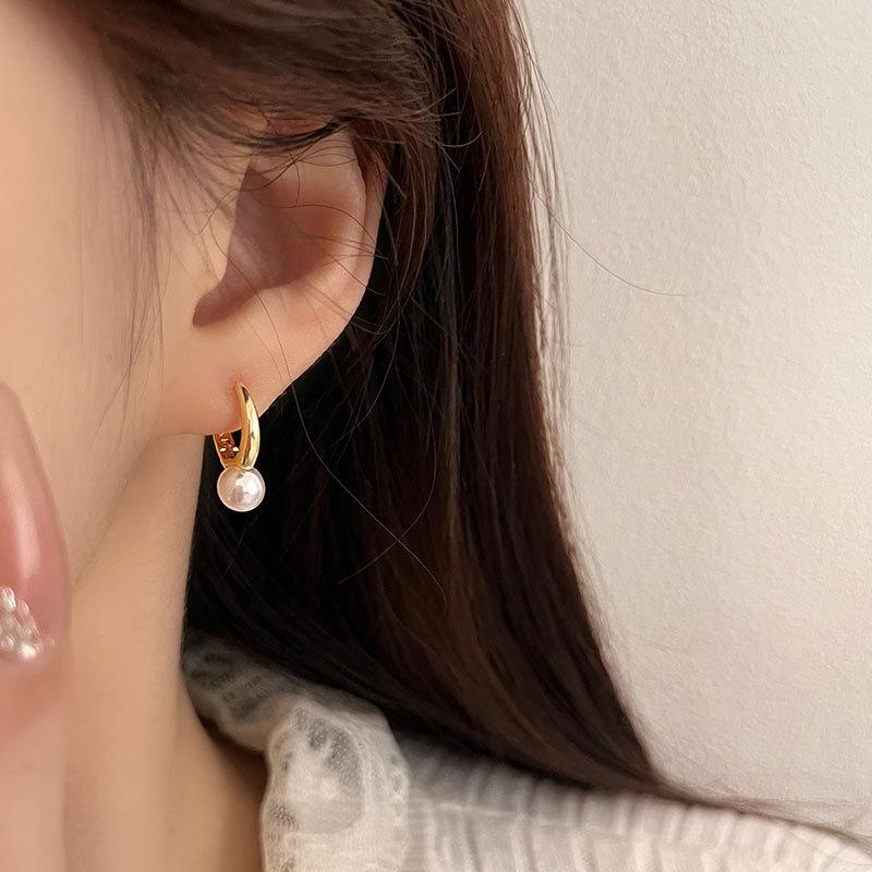 Легкие роскошные французские ретро-жемчужины с пряжкой для ушей, нишевый дизайн, высококачественные серьги для подруги