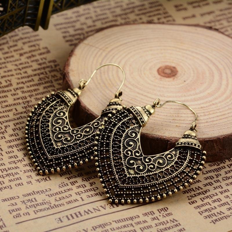 Hot Ethnic Vintage Jewelry Carving Hollow Gypsy Heart Earrings For Women
