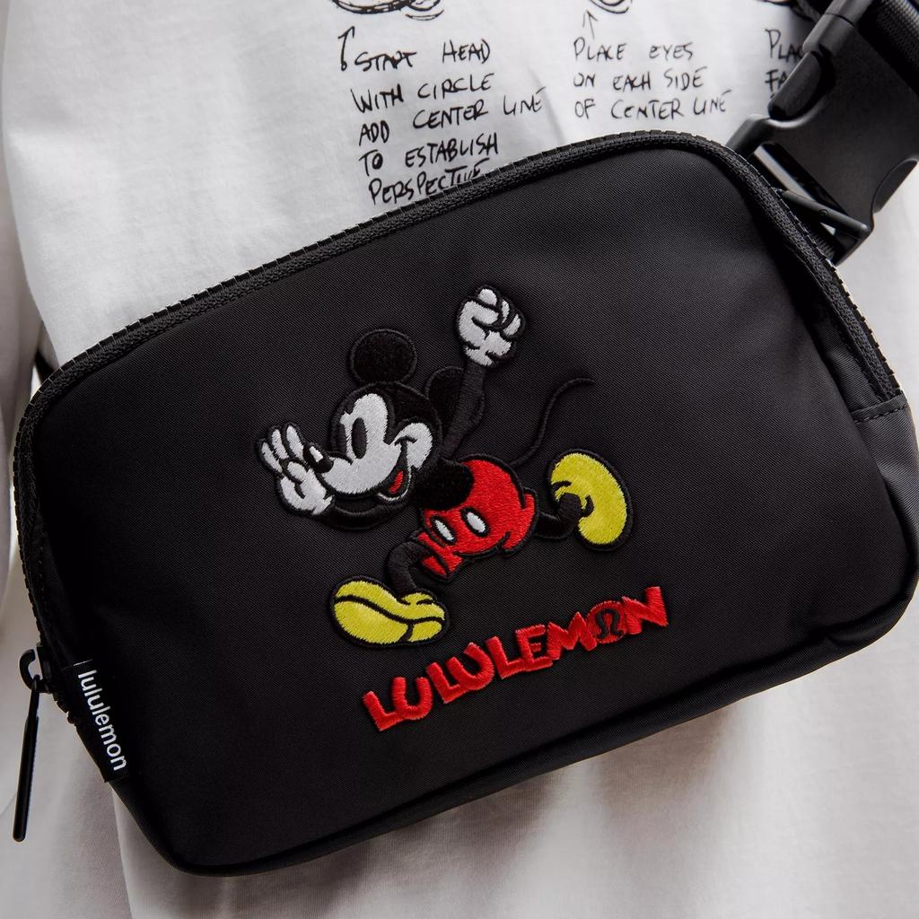 Lululemon X Disney Everywhere 1L Mickey Mouse Embroidered Zipper Nylon Shoulder Crossbody Waist Bag Unisex bags Black LU9BQ6S-0001