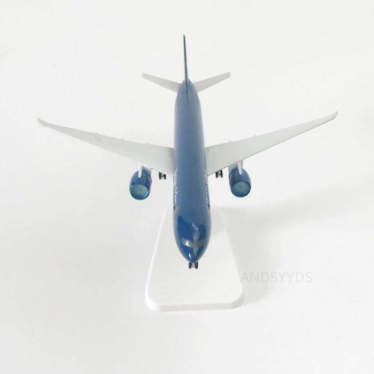 1/400 Scale B777 Vietnam Airways 20cm Diecast Alloy Airplane With Aircraft Landing Gear Model For Collection Gift Display Plane