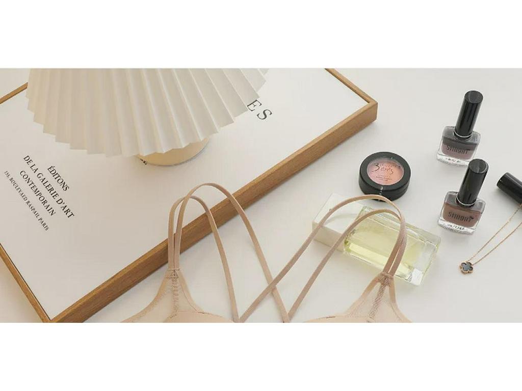 Japanese Light Cotton Lace Seamless Push-Up Bra Set with Front Buckle and Stylish Back Design