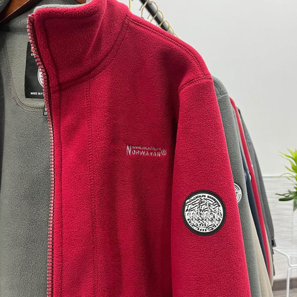 Весенний сезон с толстой флисовой и теплой флисовой курткой, двухслойной хлопковой курткой, плотной курткой, воротником-стойкой, защищающим от холода, курткой с множеством карманов