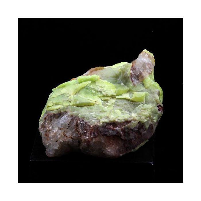 Pierres et Minéraux. Phosphohedyphane (Polysphaérite). 152.0 ct. Bouillac, Aveyron, France.