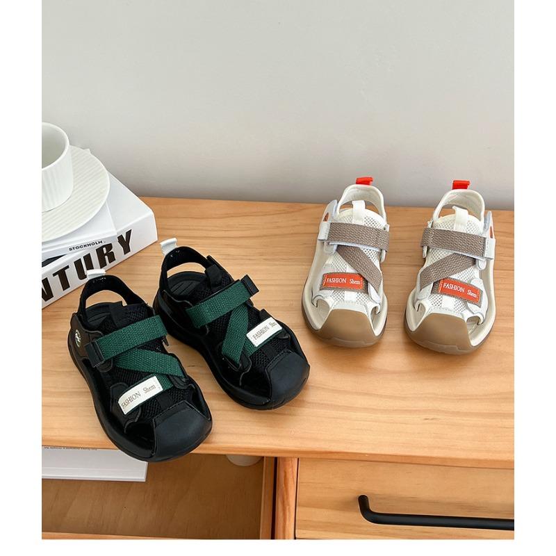 Новые летние закрытые сандалии для мальчиков - Спортивная пляжная обувь с вырезами и дышащей сеткой для повседневной носки