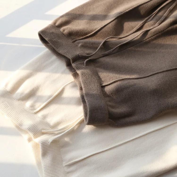 Утолщенные широкие трикотажные брюки женские зимние шикарные полосатые свободные брюки женские повседневные длинные теплые брюки-свитера