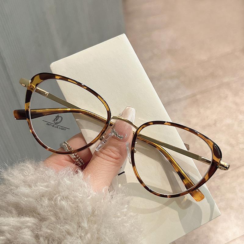 New Fashion Women'S Glasses Frame Cat Eye Shape Anti Blue Light Glasses Women Material Computer Glasses