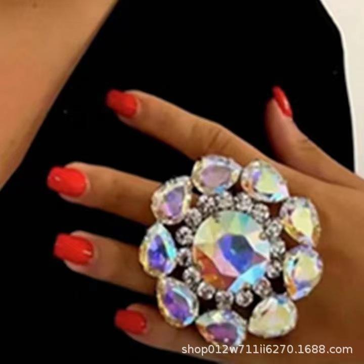 Преувеличенное красочное кольцо с регулируемым размером, с роскошными стразами в форме капли воды для женщин