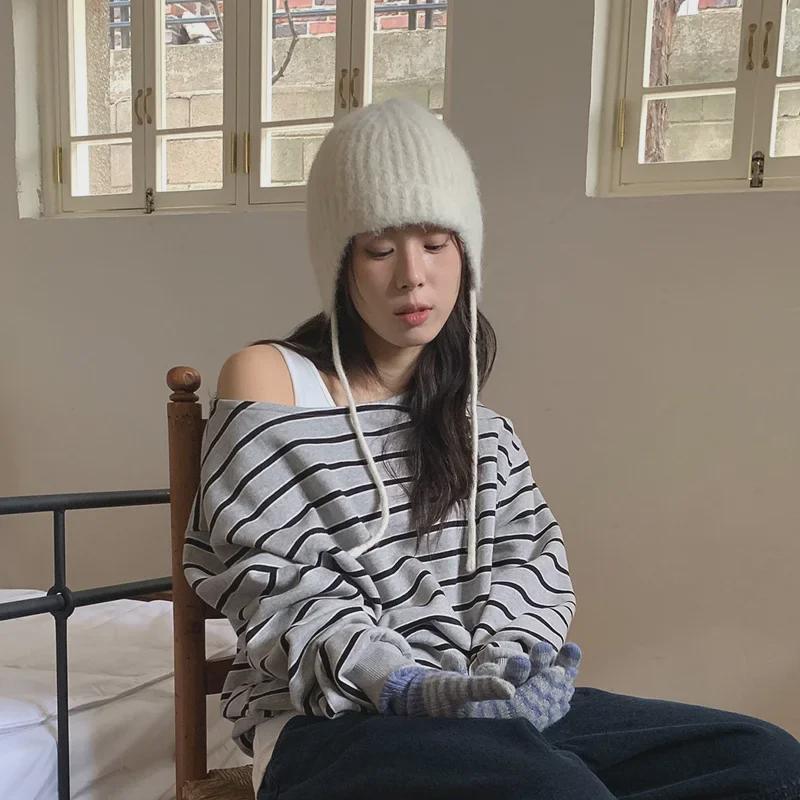 Женская вязаная шапка в корейском стиле, не раздражающая кожу, с наушниками - зимняя красная шерстяная шапка Lei Feng 2024 года