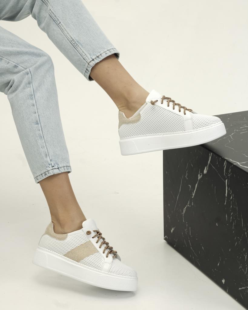 Кроссовки перфорированные Krula 6903 36 белые кожа