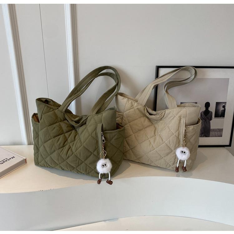 Tote Bag New Large-capacity Autumn and Winter Versatile Diamond Casual and Lightweight Shoulder Handbag