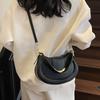 Fashion Korean version niche underarm bag 2025 new simple hand shoulder bag versatile temperament messenger commuter women's bag