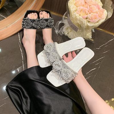 Летние новые универсальные сандалии с жемчужным бантом, с открытым носком, на универсальном среднем каблуке, сабо на перемычке