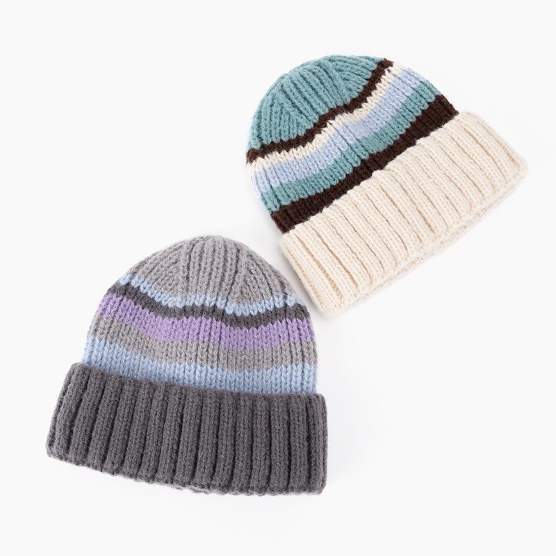 Winter women's hats high-end warm knitted hats show a small face retro autumn and winter wool hats men's headgear hats