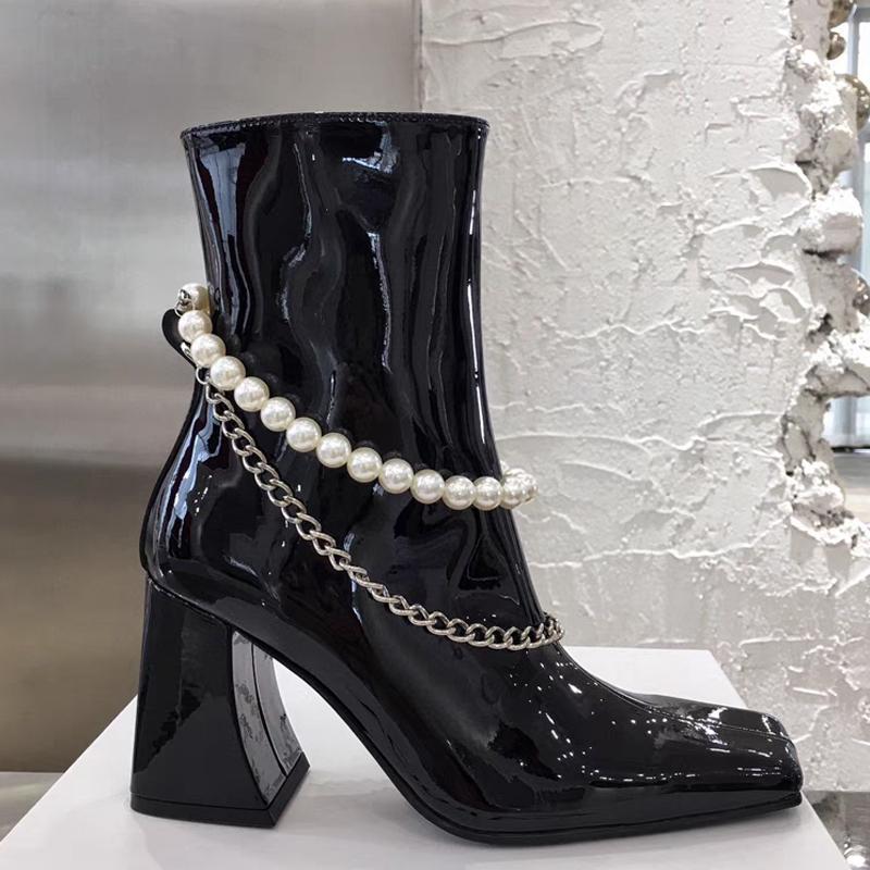 Aphixta 7,5 см Высокий каблук Ботильоны Квадратный носок Роскошная Жемчужная Металлическая Цепь Декор Патентная Кожа Женская Обувь Элегантные Ботильоны