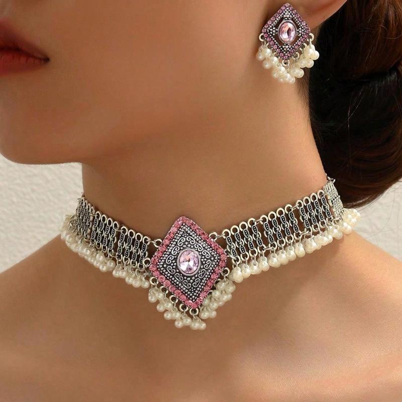 Fashionable Retro Diamond-Studded Rhombus Jewelry Set: Exaggerated Drop Necklace & Earrings