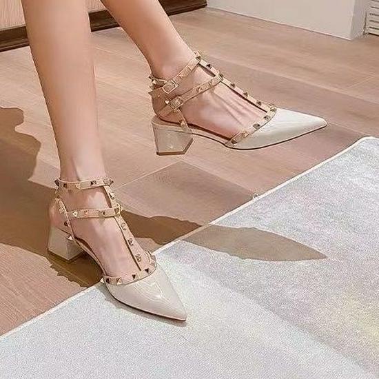 Женские летние 2024 римские сандалии с заклепками на толстом каблуке — стильные и уникальные