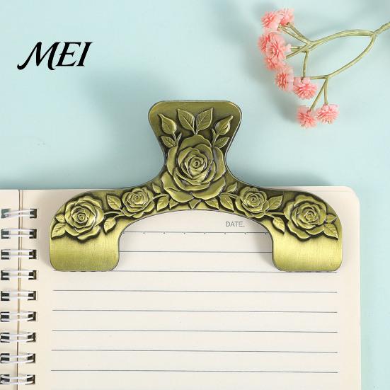 Rustic Desk Decor for Readers Vintage Metal Book Page Holder, with Floral Pattern Design, Hands Free Durable Holder Textbooks Clip, Zinc Alloy