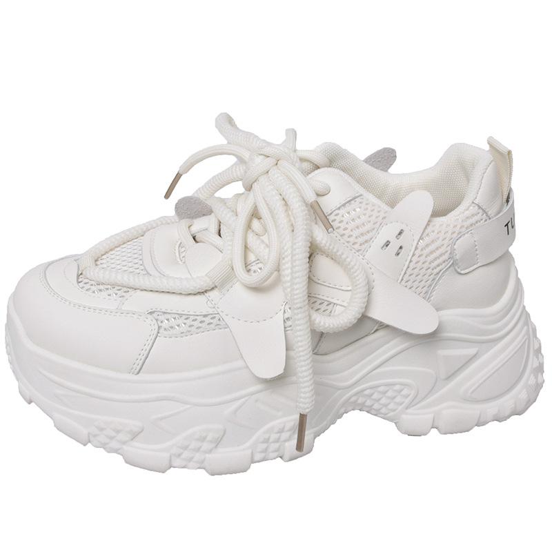 Универсальный стиль Гонконга демонстрирует маленькие белые туфли для папы на платформе, женские новинки осени и зимы 2025 года, студенческие ретро-кроссовки