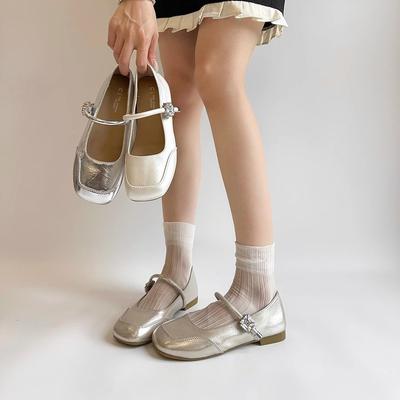 Французские туфли-лодочки с плоской подошвой и неглубоким вырезом для женщин, летние новые модели 2025 года, для ношения с юбками, универсальные балетки, вечерний бриз, маленькие туфли Мэри Джейн