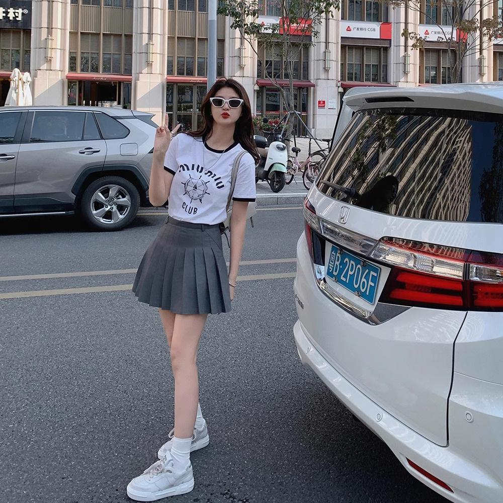 У Су Иньинь есть такой же товар в наличии. Новые модели универсальны и улучшены. Маленькая грязная обувь - это толстоподошвенная и старая повседневная обувь.. Кеды ар