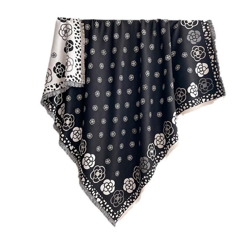 Темпераментная камелия Высококлассный большой квадратный шарф Двусторонний имитация кашемира Утолщенный шарф с декоративной шалью