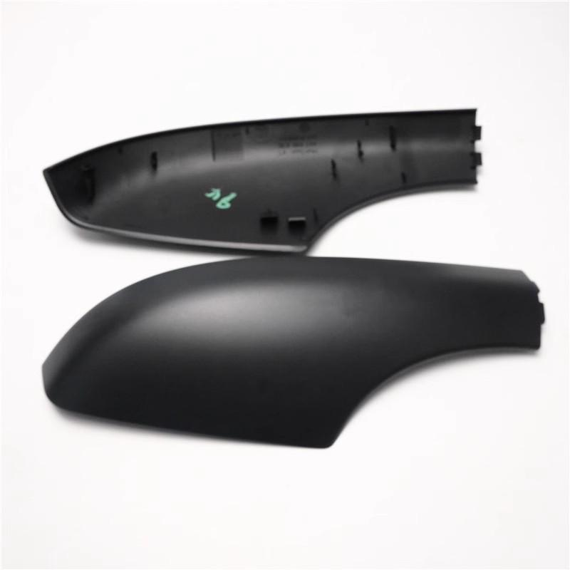 Черная декоративная накладка на багажник на крышу Skoda Yeti