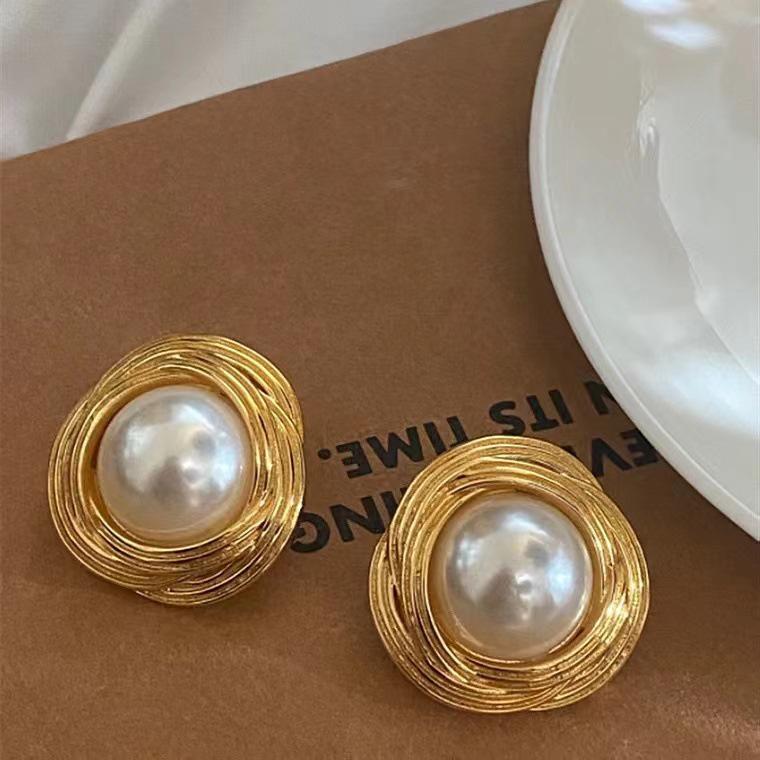 Серьги-гвоздики Chao Xiaobai из стерлингового серебра S925 с жемчугом для женщин - Смелые, Модные, Универсальные, Крутой Стиль.