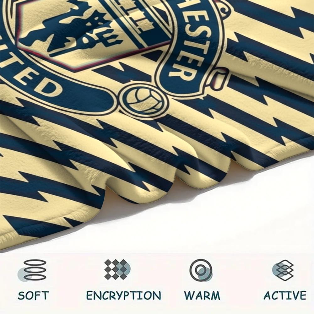 1PC Custom Name Manchester United FC Patterned Flannel Blanket Suitable For All Seasons for Home Decor Warmth and Comfort Gifts Holiday Present_xia