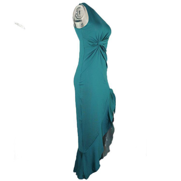 Женское вечернее платье в пол с оборкой и разрезом