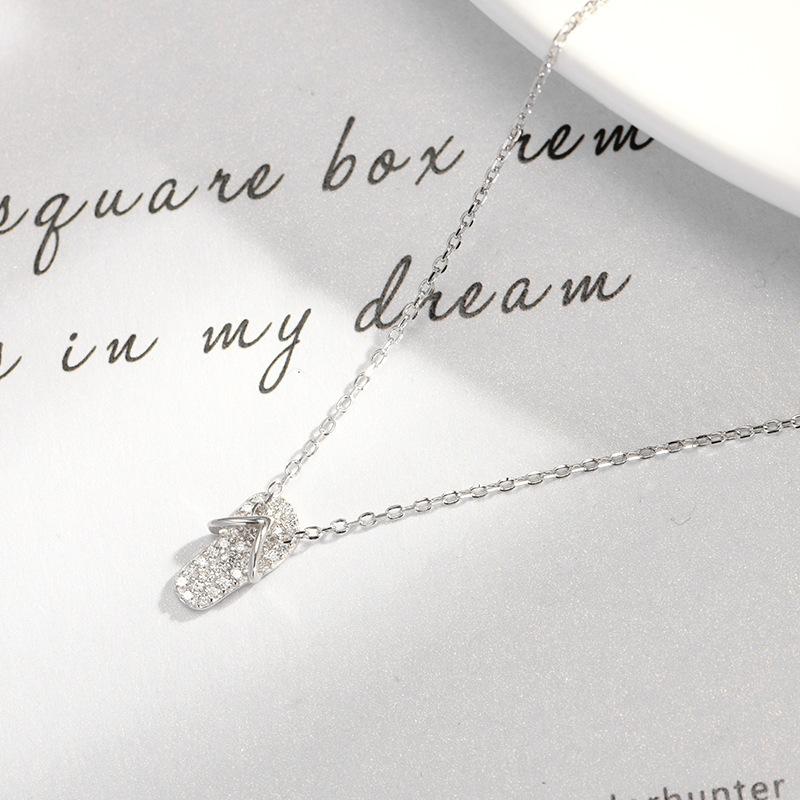 Korean Version Full of Zircon Inlaid Pig Necklace, Female Zodiac Year Three-dimensional Pig Pendant, Collarbone Chain