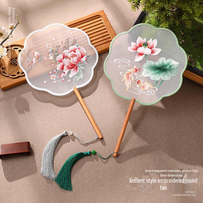 Веер с вышивкой в старинном китайском стиле: Классический аксессуар для танца фей Ханьфу