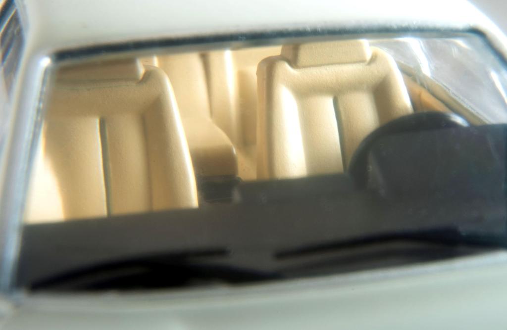 Tomica Limited Vintage Neo Ferrari 412 White Finished Product LV-N