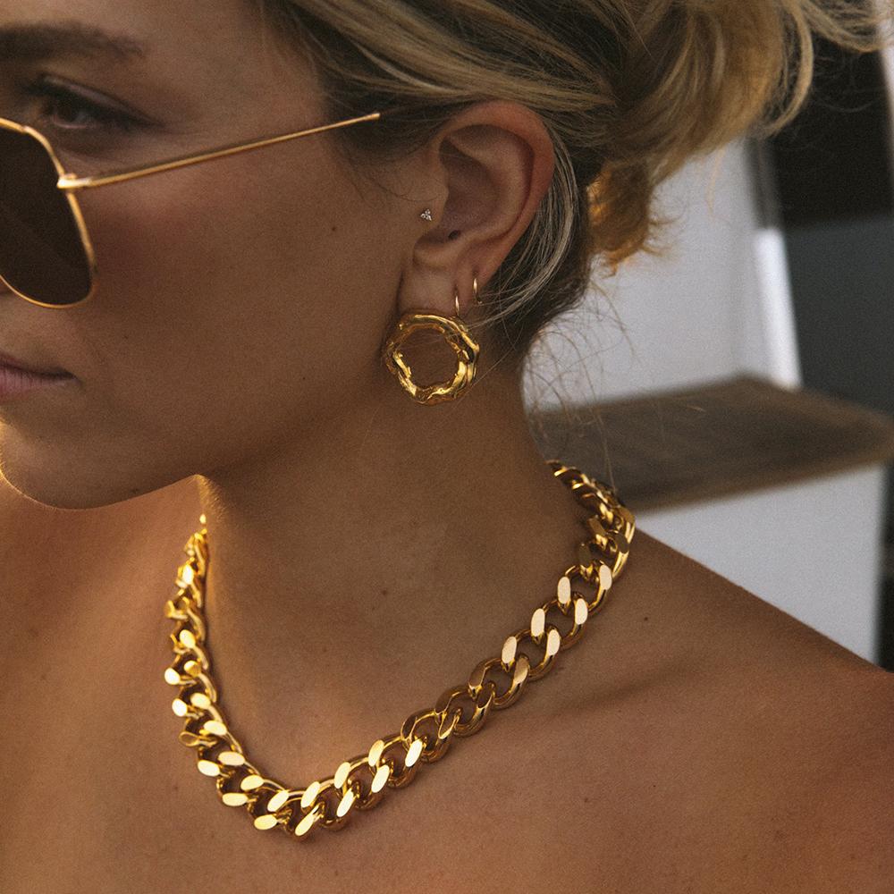 Молодежные серьги-кольца из нержавеющей стали с полым дизайном и текстурой лавы, с золотым покрытием для женщин, простые повседневные украшения