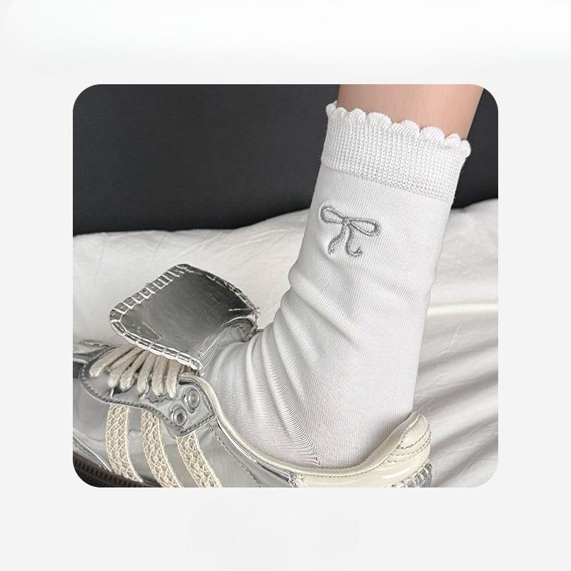 Female Spring and Summer Bow Embroidery Wavy Edge All Build Wicking Sweat In The Tube Pile Pile Cotton Socks