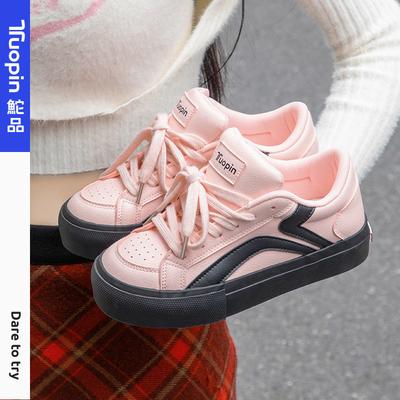 Клубничные шоколадные кеды женские осенне-зимние новые универсальные дофаминовые хлебные туфли спортивная и повседневная обувь