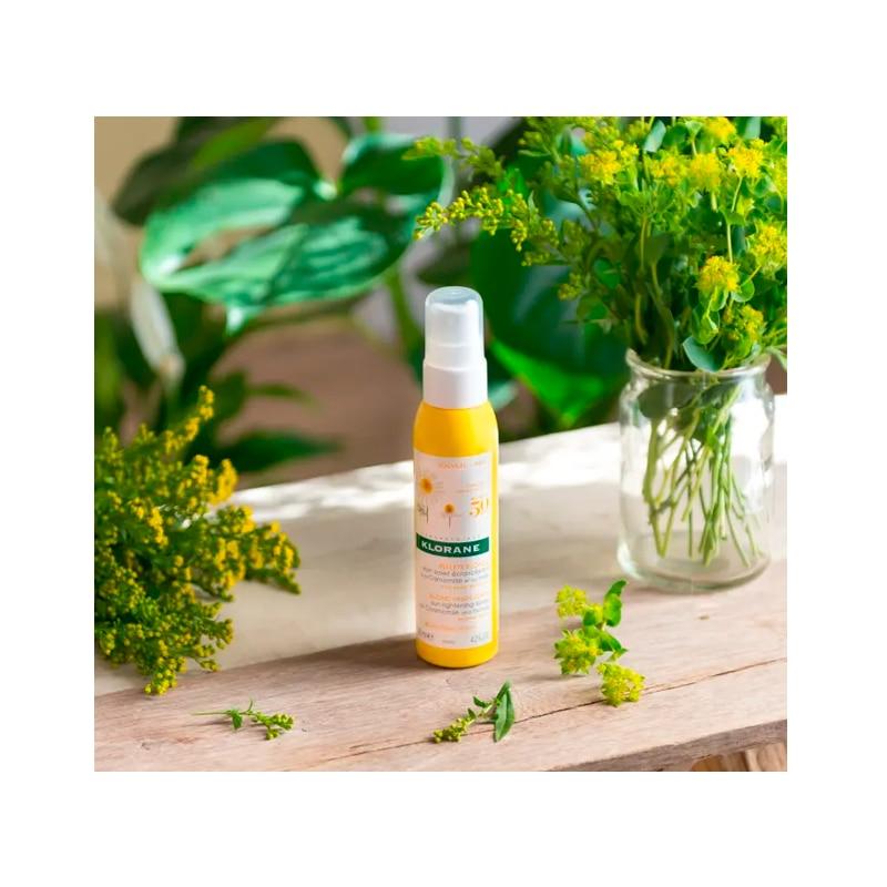 KLORANE A LA CAMOMILA Shine Enhancing Spray 100 ml Hair Spray for Shine, Smoothness & Frizz Control
