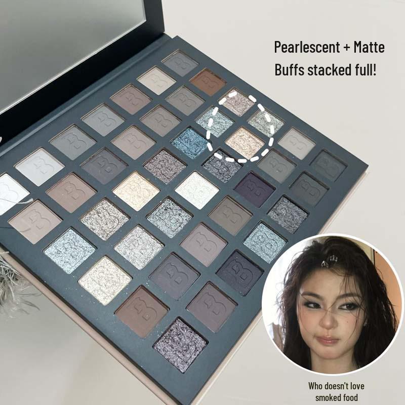 Палетка теней для smoky eyes из 42 цветов: Матовый, Перламутровый, С блестками, Хайлайтер, Цементно-серый