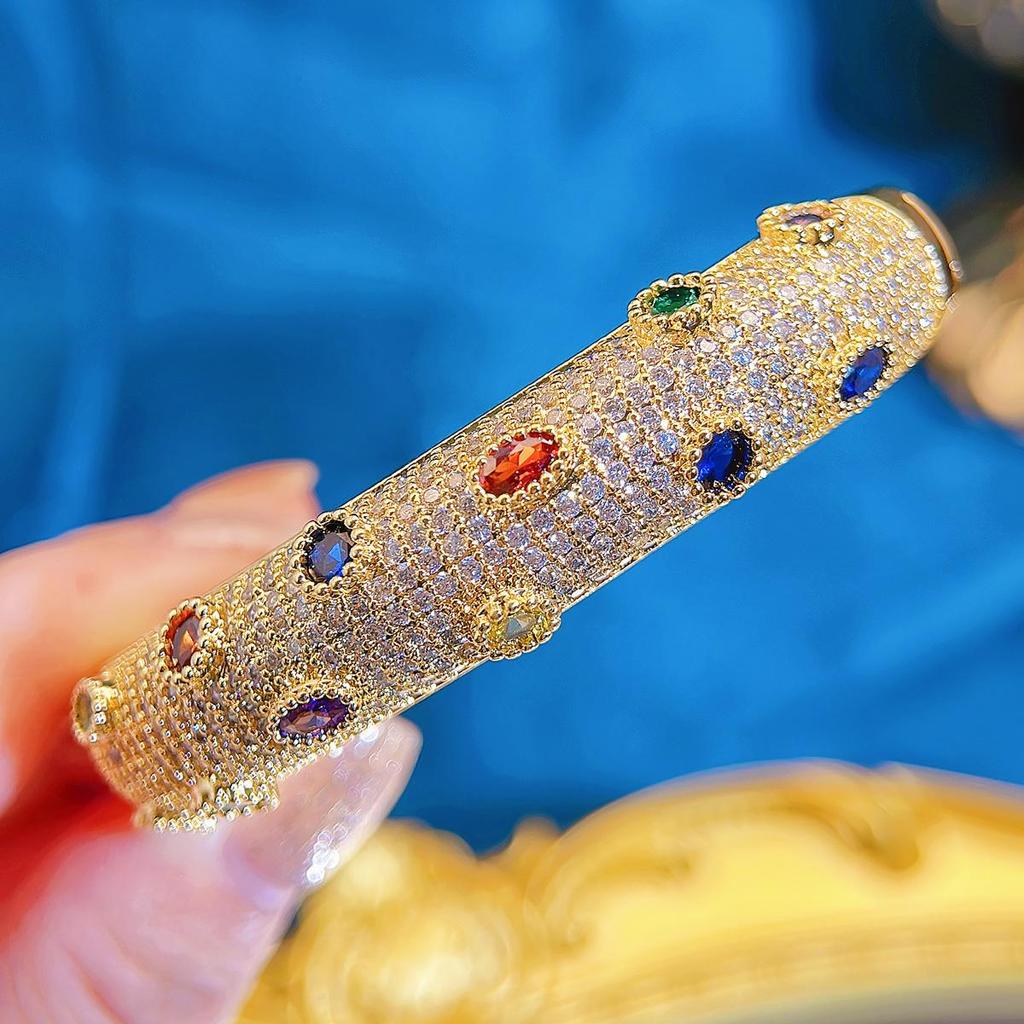 CMM Dubai Bride Европейский ретро Итальянский матовый ручной работы Золотой этнический стиль Западный цветной циркон Женский браслет Браслет-подвеска