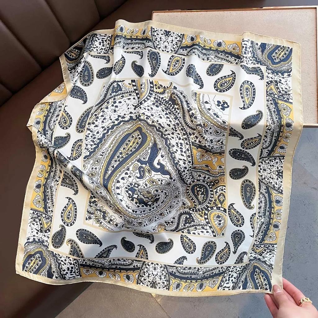 Classic Paisley Printed Bandana Scarf Luxury Soft Satin Stylish Versatile Neck Scarf For Women Hairbands Headscarf