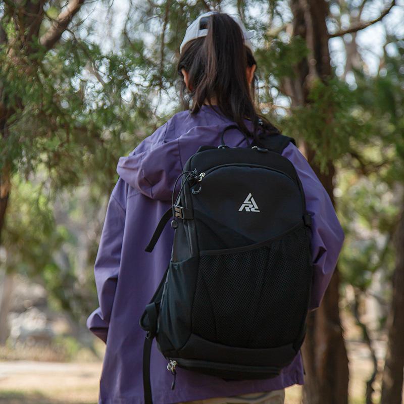 Outdoor mountaineering bags men's and women's large-capacity travelbags, leisure hiking off-road backpack, independent shoe compartment, badminton bag