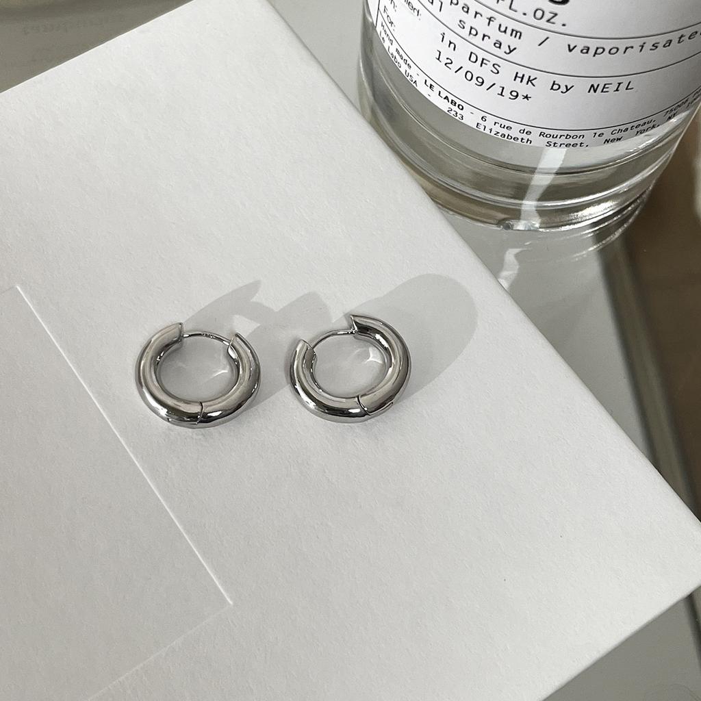 Round Smooth Plain Ring Ear Buckle Women's Fashion Simple Cold Wind Earrings Light Luxury High Sense Versatile Earrings Women