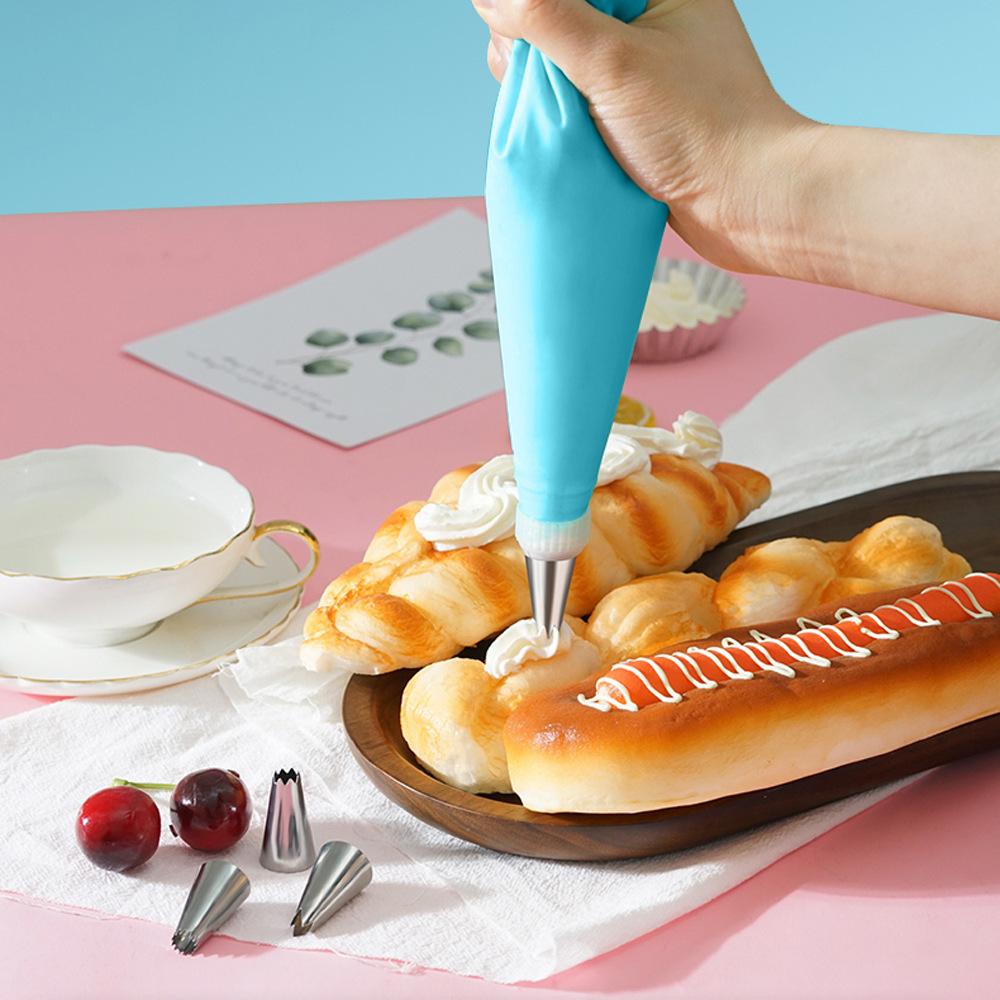 Piping Bags and Tips Set for and Frosting