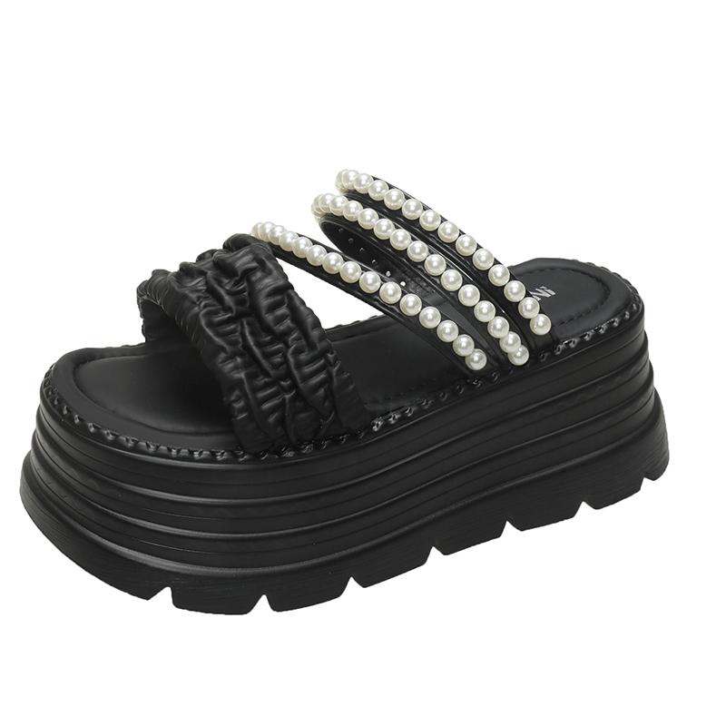 Модные Новые 2025 Сандалии на Толстой Подошве с Ремешком из Жемчуга Женские Летние Шлепанцы на Высокой Платформе и Танкетке Женская Мода Каблуки 8 см Толстая Подошва Пляжные Слайды