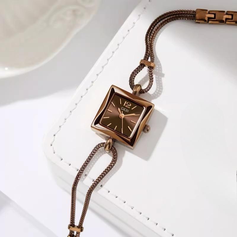 New Women'S Luxury And Elegant Small Square Watch With A Steel Bracelet, A Versatile Quartz Wristwatch With A Thin Strap.