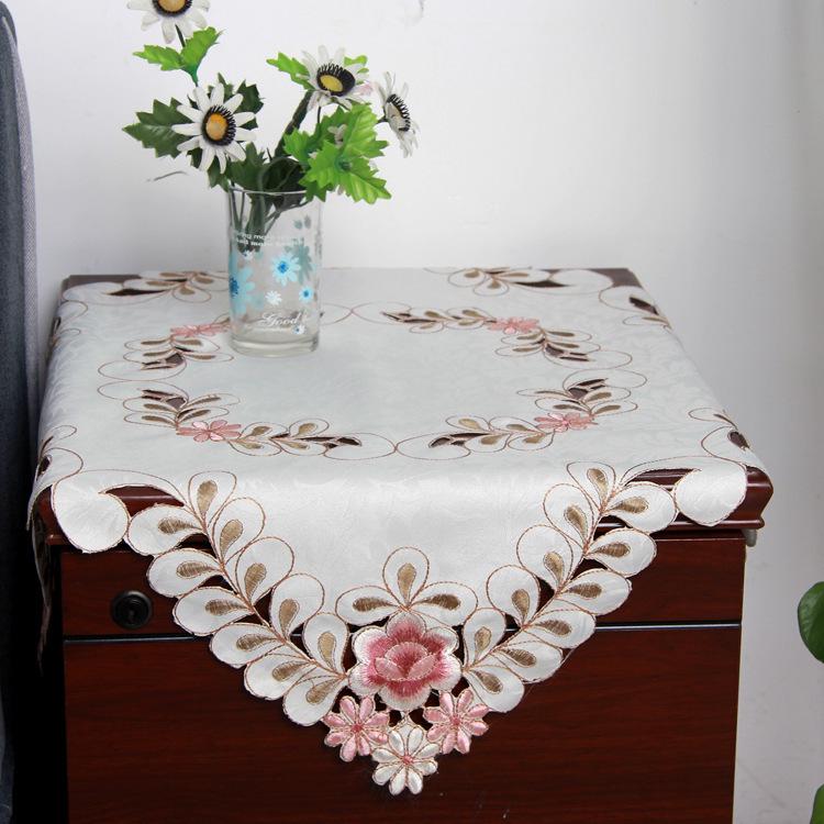 Рождественская вышитая минималистичная скатерть и набор чехлов на стулья для обеденных и кофейных столов